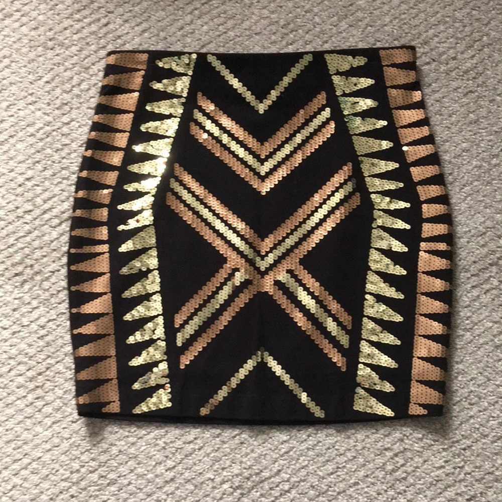 5/$15 Express Black and Gold Sequin Body-con Skirt